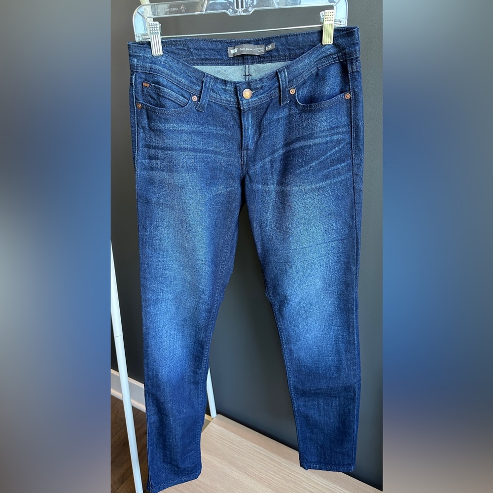 Women’s Levi Skinny Jeans - Demi Curve - Size 29